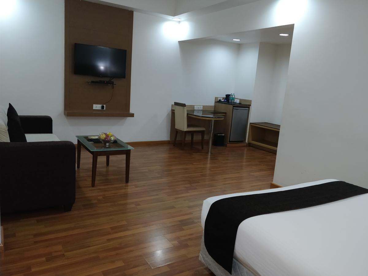 Hotel Ambient Turret Бангалор Экстерьер фото