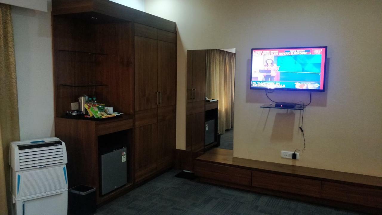 Hotel Ambient Turret Бангалор Экстерьер фото
